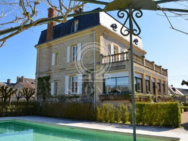 Maison de luxe 12 pièces 240 m²