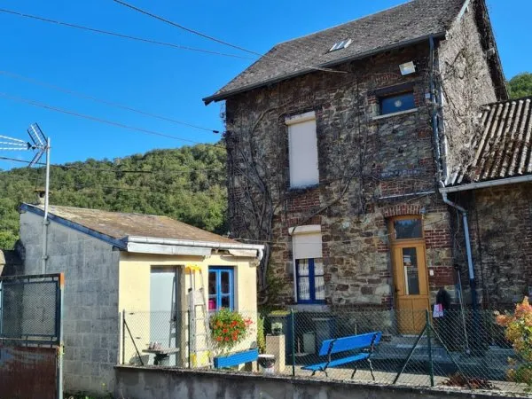 Ancien abattoir Fumay 98 500 EUR
