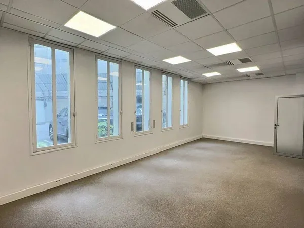Bureaux 85 m²