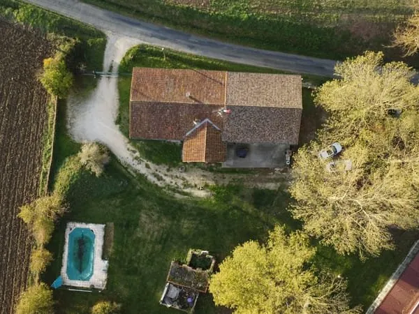 Maison d'habitation avec appartement indépendant et piscine
