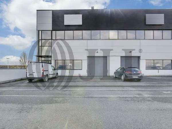 Local d'activité 231 m²