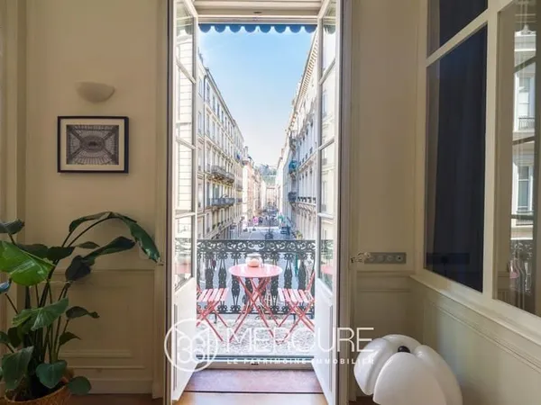 LYON 2 AINAY Superbe appartement 171 m² : 6 pièces, balcon, grand garage