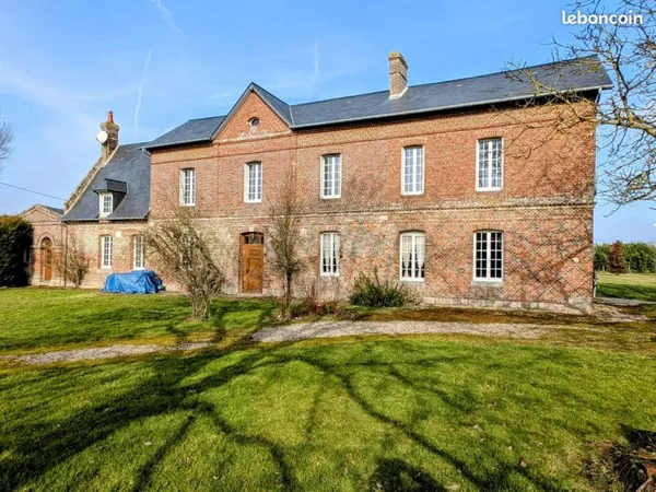 Maison 8 pièces 250 m²