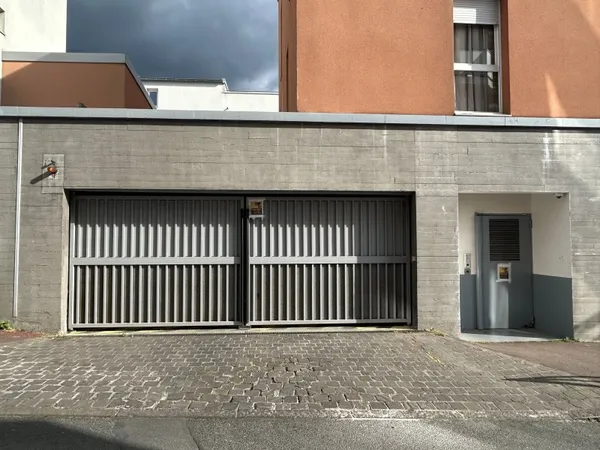 Place de parking proche de la place de la Boule (Nanterre)