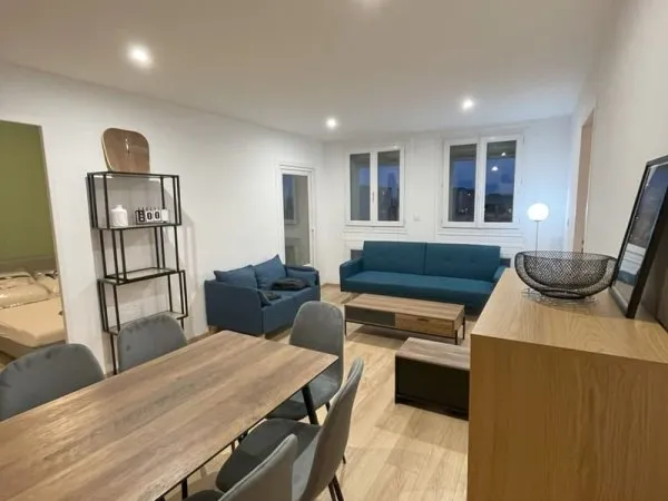1 chambre disponible dans colocation chaleureuse - Métro Mermoz à 5 min