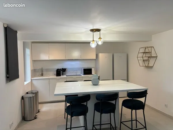 Chambre avec salle d'eau individuelle - belle maison en coloc - Minimes