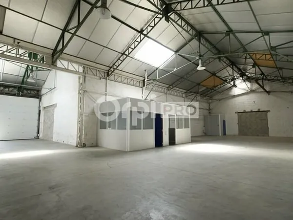 Local d'activité 1431 m²