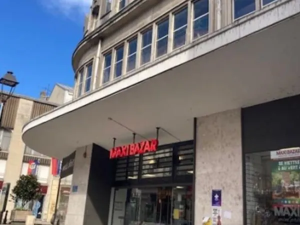 Boutique 3264 m² MELUN