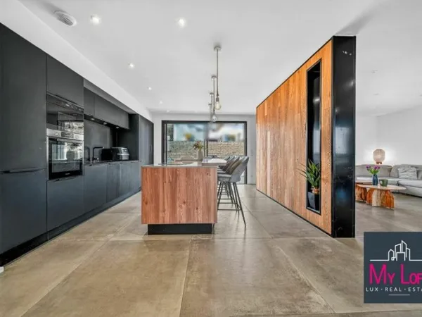 Maison 8 pièces 259 m²