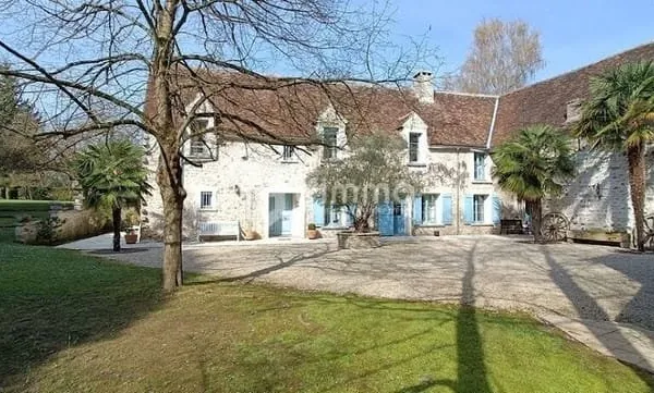 Maison 13 pièces 281 m²