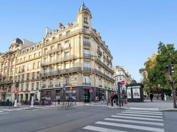 Bureaux 588 m²