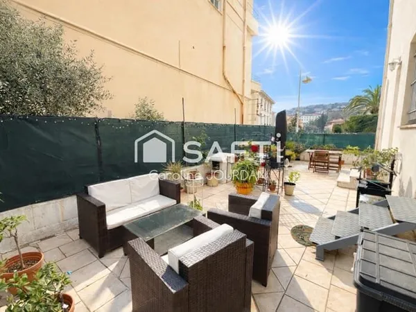 Rare ! Spacieux et élégant T2 avec terrasse de 42m2 - Libération