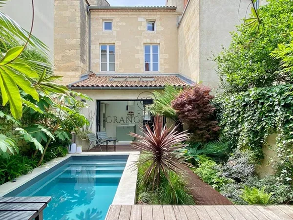 Maison pierre rénovée avec jardin, piscine et accès vélos - SAINT SEURIN