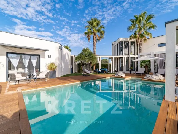 Villa contemporaine en bord de mer