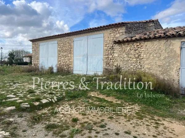 St Martin de Castillon, remises en pierre à rénover sur 450 m2 de terrain