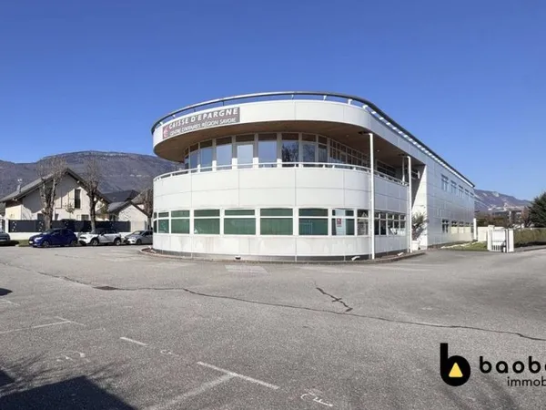 Bureaux 8 pièces 251 m²