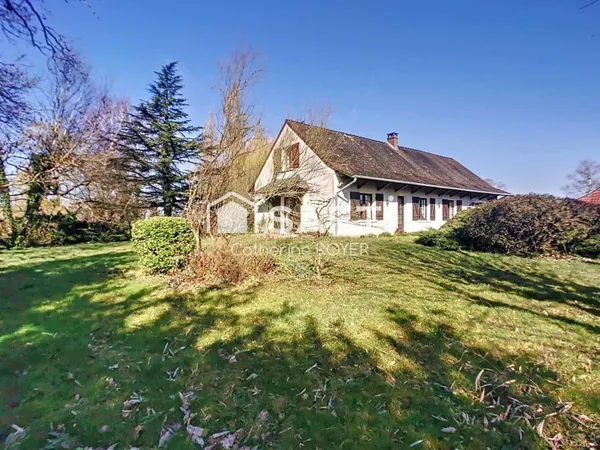 Maison 4 chambres sur 7471 m² de terrain clos
