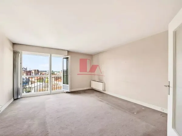 APPARTEMENT 5 PIECES DE 112.69 M² - BALCON - 2 CAVES - BOX - PARKING