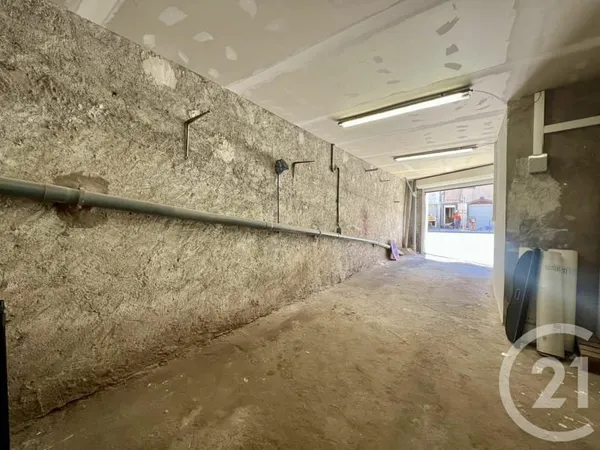 Parking 74 m²