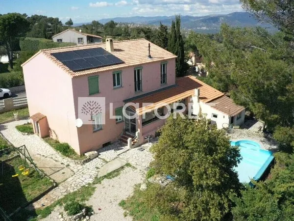 Maison 8 pièces 180 m²