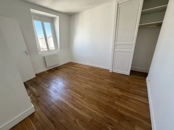 Studio loué vide Rue du Commandant Pilot à NEUILLY SUR SEINE