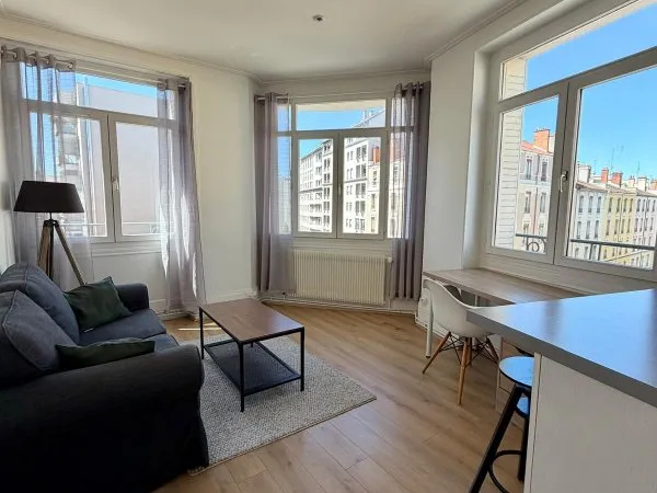 Loue appartement lumineux et spacieux