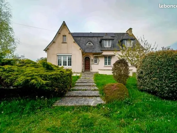 Maison 8 pièces 206 m²