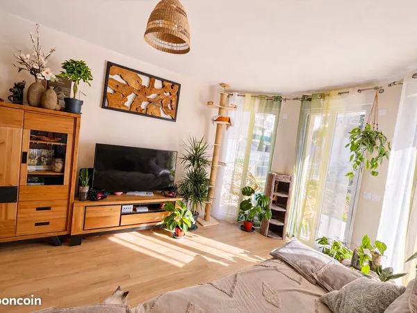 APPARTEMENT 3P lumineux- Terrasse+Jardin 170m2-pas de vis-à-vis direct