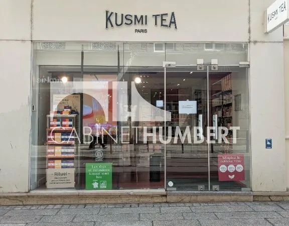 Location - Local commercial - 53 m² - 1 990€ HC - ST ETIENNE CENTRE VILLE