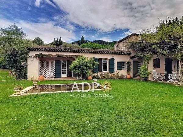 Maison 252 m²