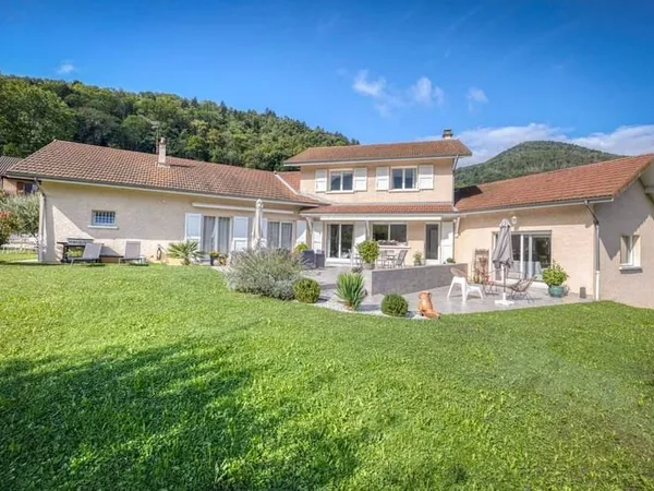 Maison 7 pièces 210 m²