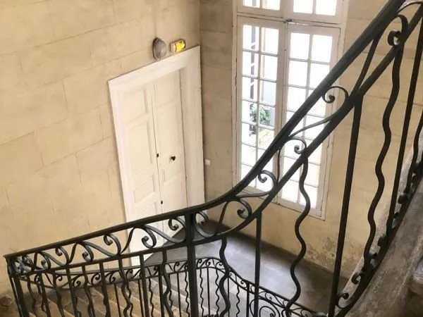 Bureau 15m2 écusson