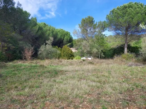 Terrain 1300 m²