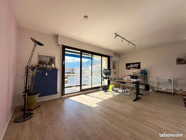 Appartement 4 pièces 90 m²