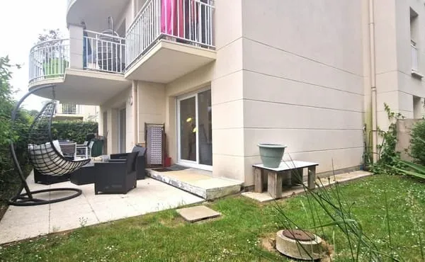 T2 en rez-de-jardin avec terrasse et garage Loué
