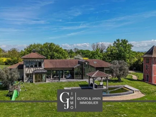 Maison 13 pièces 337 m²
