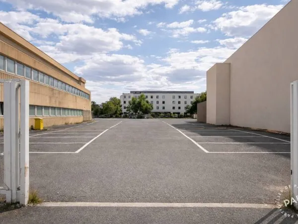 Garage/Parking