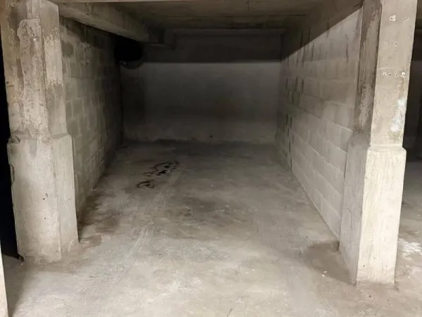 Parking 12 m²