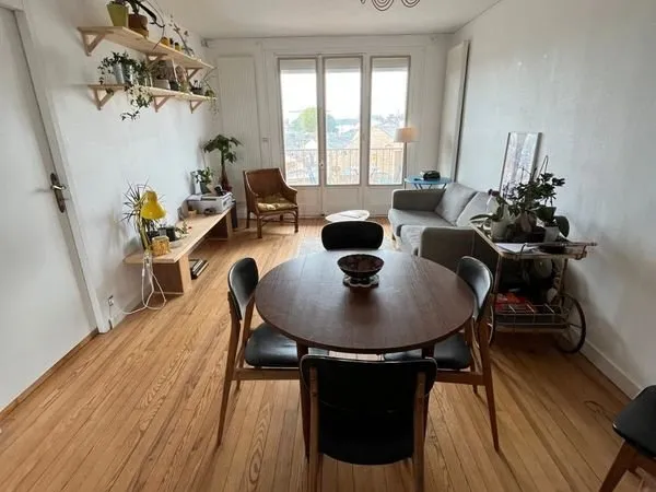 Chambre en sous-location - colocation jeunes actifs - centre-ville Tarbes