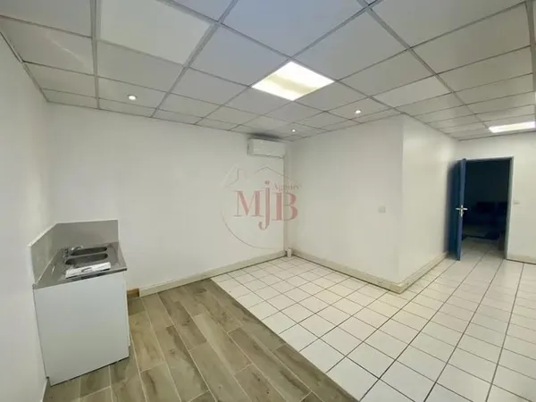 Local 2 pièces 36 m²