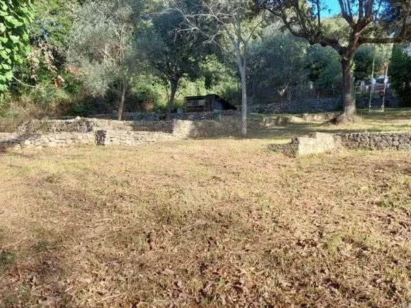 Terrain 1300 m²