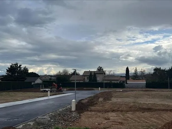 Terrain 348 m²