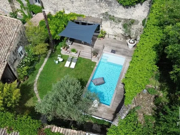 Maison de 240m2 avec jardin et garages à Loriol-sur-Drôme