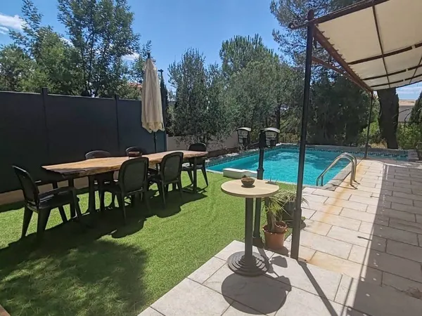 Maison 8 pièces 194 m²