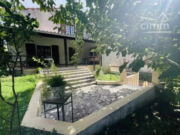 Maison de charme avec un beau jardin