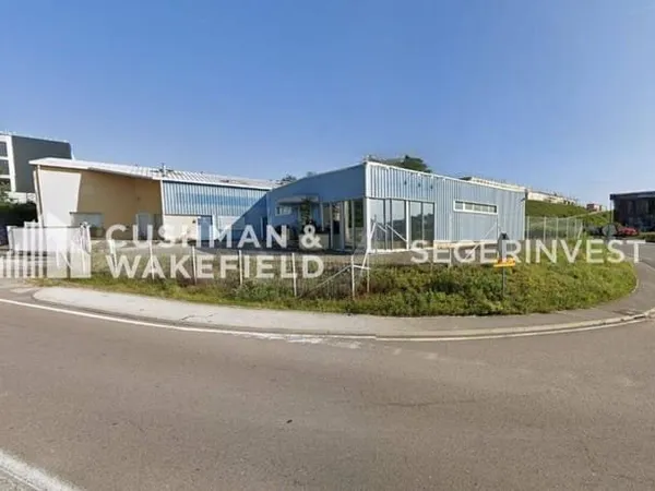 Local d'activité 988 m²