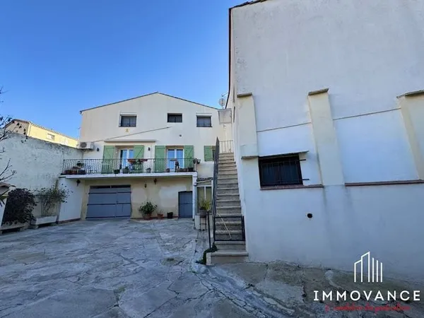 Maison 10 pièces 296 m²