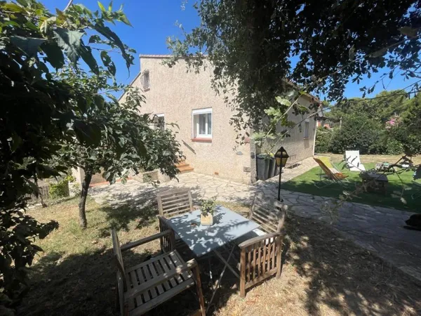 QUARTIER SUD VILLA INDIVIDUELLE 6 PIECES 4 CHAMBRES GARAGE JARDIN DE 708M²