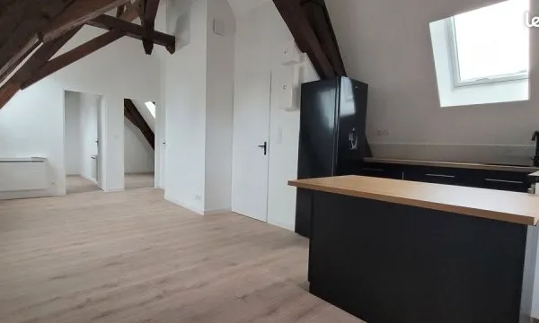 Appartement 2 chambres centre ville Dole au calme