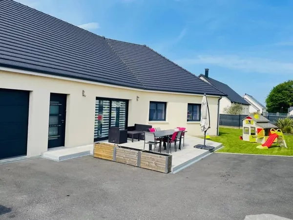 GODERVILLE - BOURG ECOLES ET COMMERCES